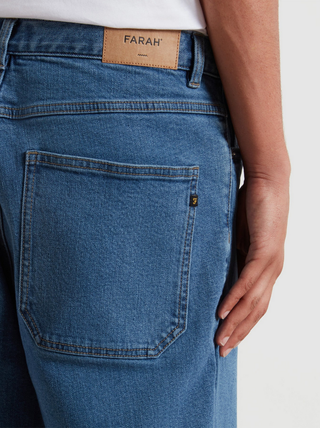 Jean Farah Hawtin Relaxed Tapered Fit – Worn Indigo