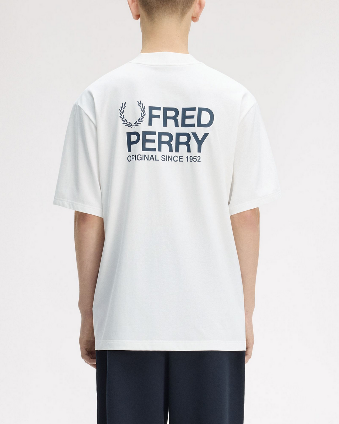 T-shirt Fred Perry Back Print – Snow White