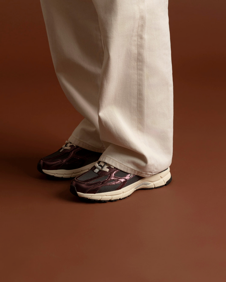 The Mercer Brand The Re-Run Cracked – Dark Red