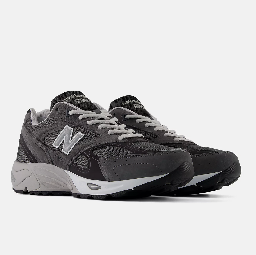 NB 880 R3TR