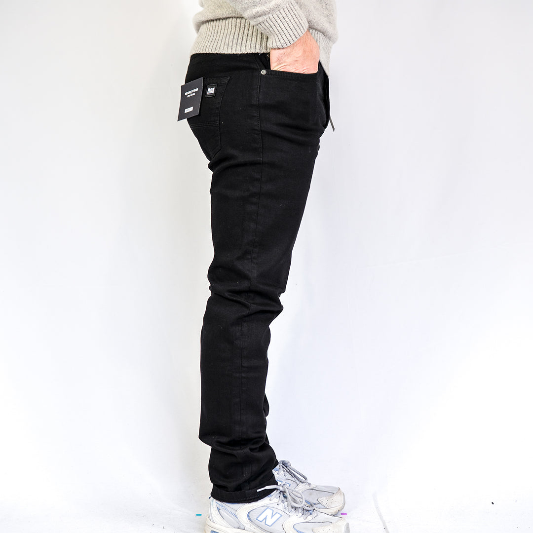 444 tapered fit - black
