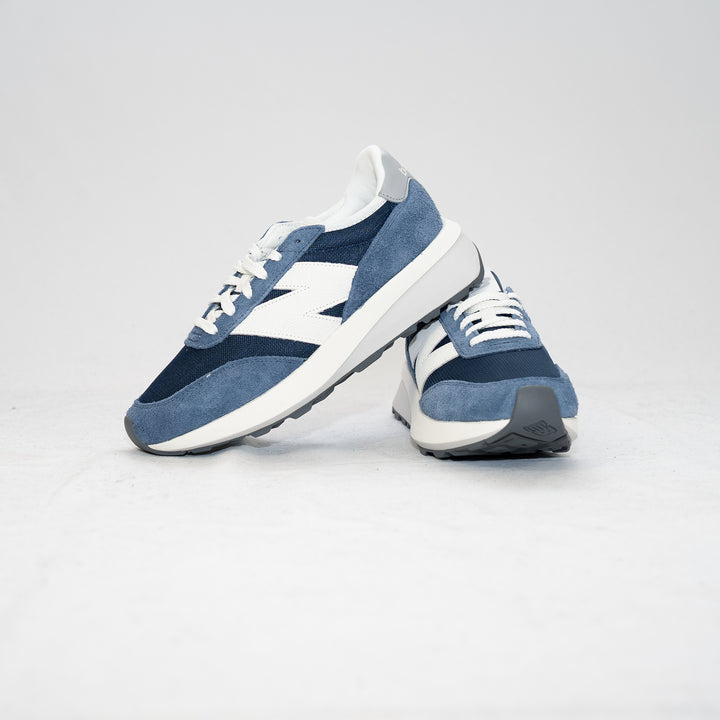 370 - bleu et blanc