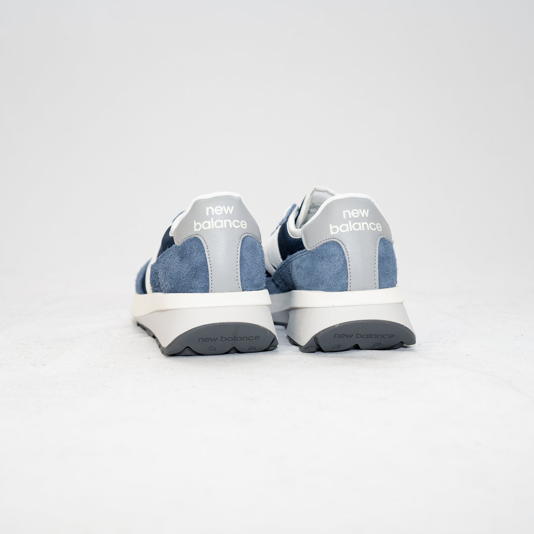 370 - bleu et blanc