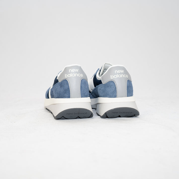 370 - bleu et blanc