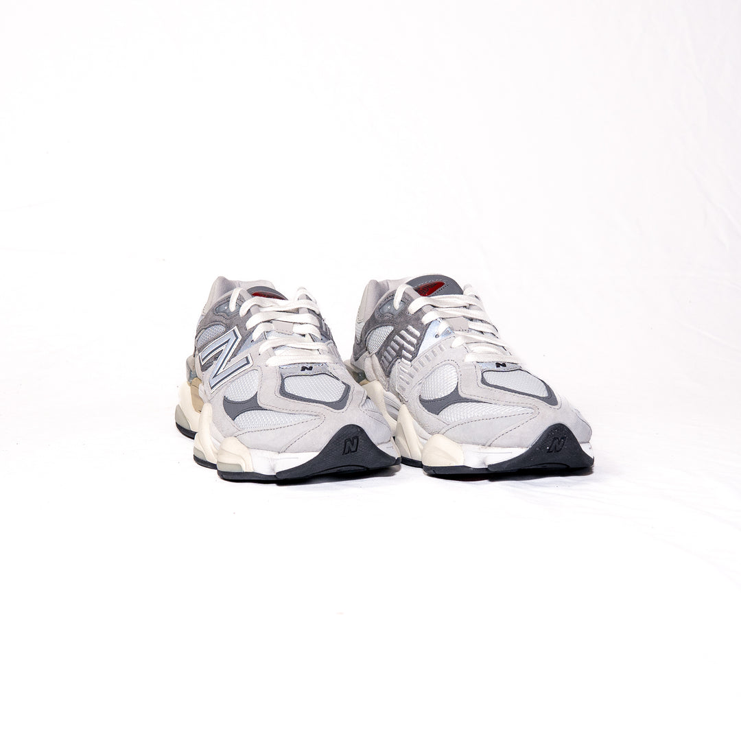 9060 Sneakers - Grey