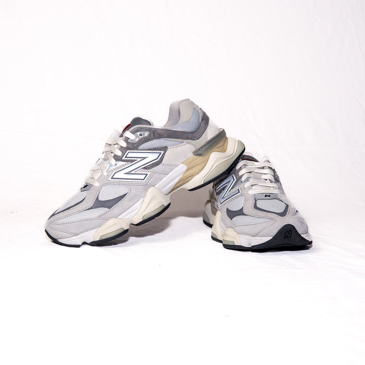 9060 Sneakers - Grey