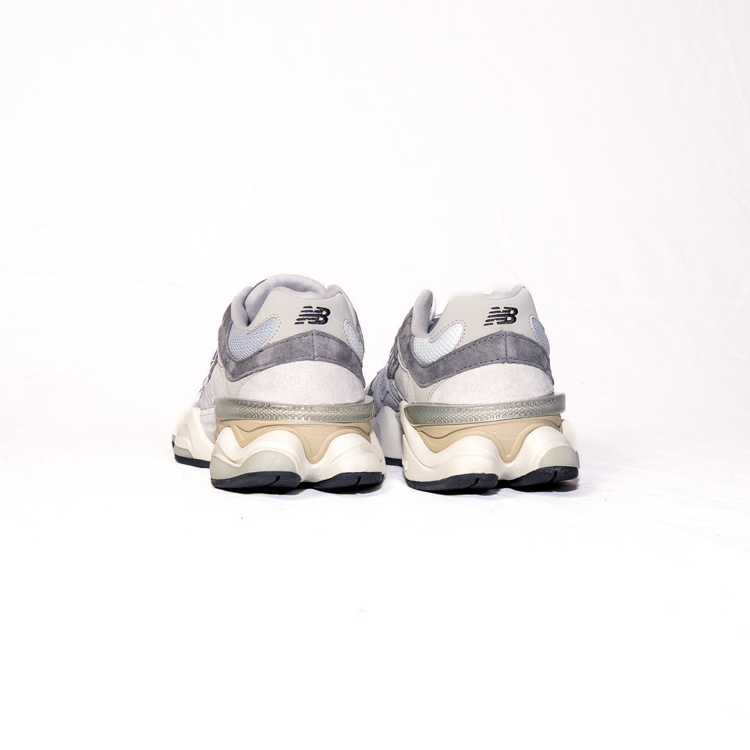 9060 Sneakers - Grey