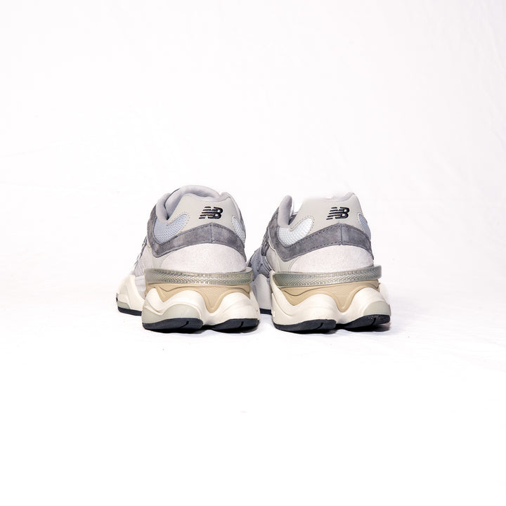 9060 Sneakers - Grey