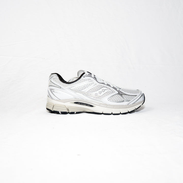 Progrid guide 7 - white and black