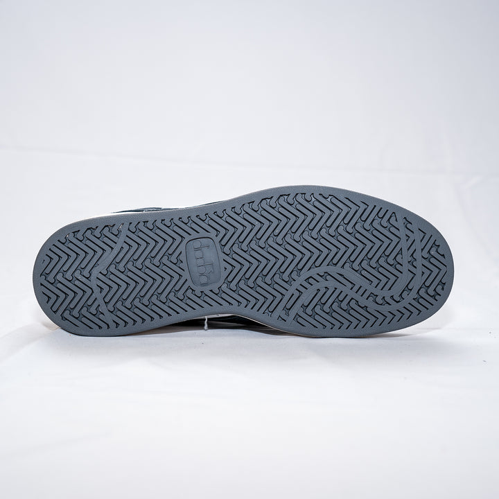 Prestige used - white/black