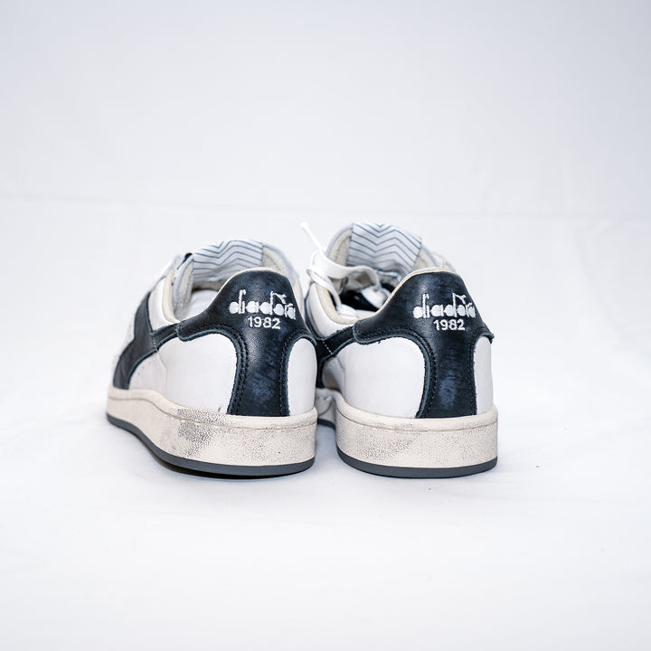 Prestige used - white/black