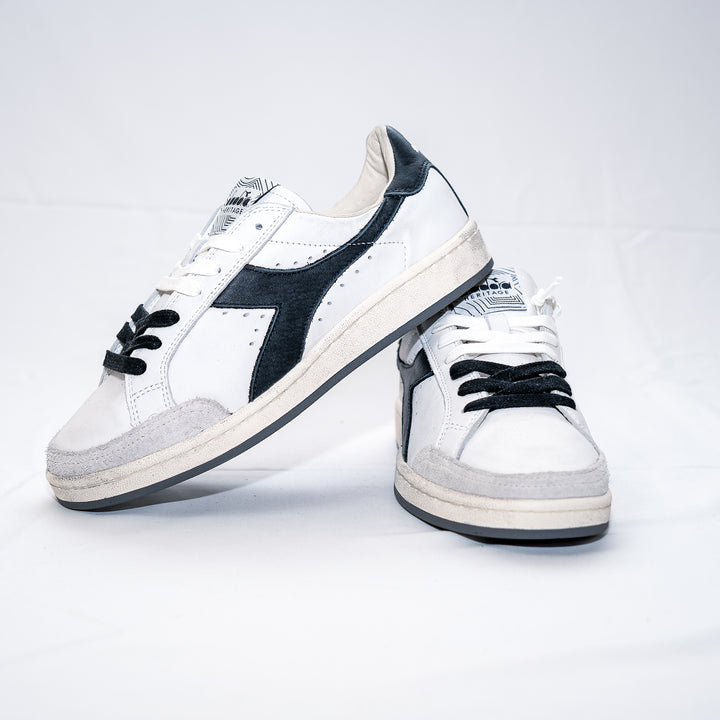 Prestige used - white/black