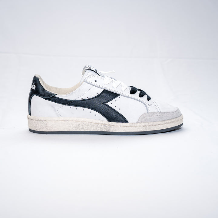Prestige used - white/black
