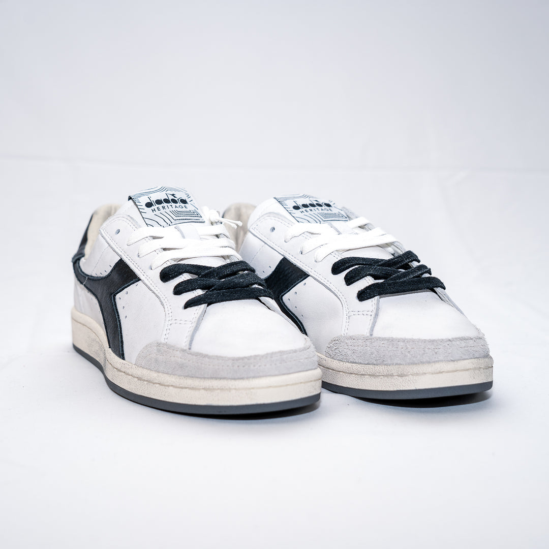 Prestige used - white/black