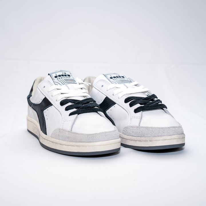 Prestige used - white/black