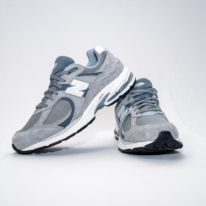 2002 - Grey