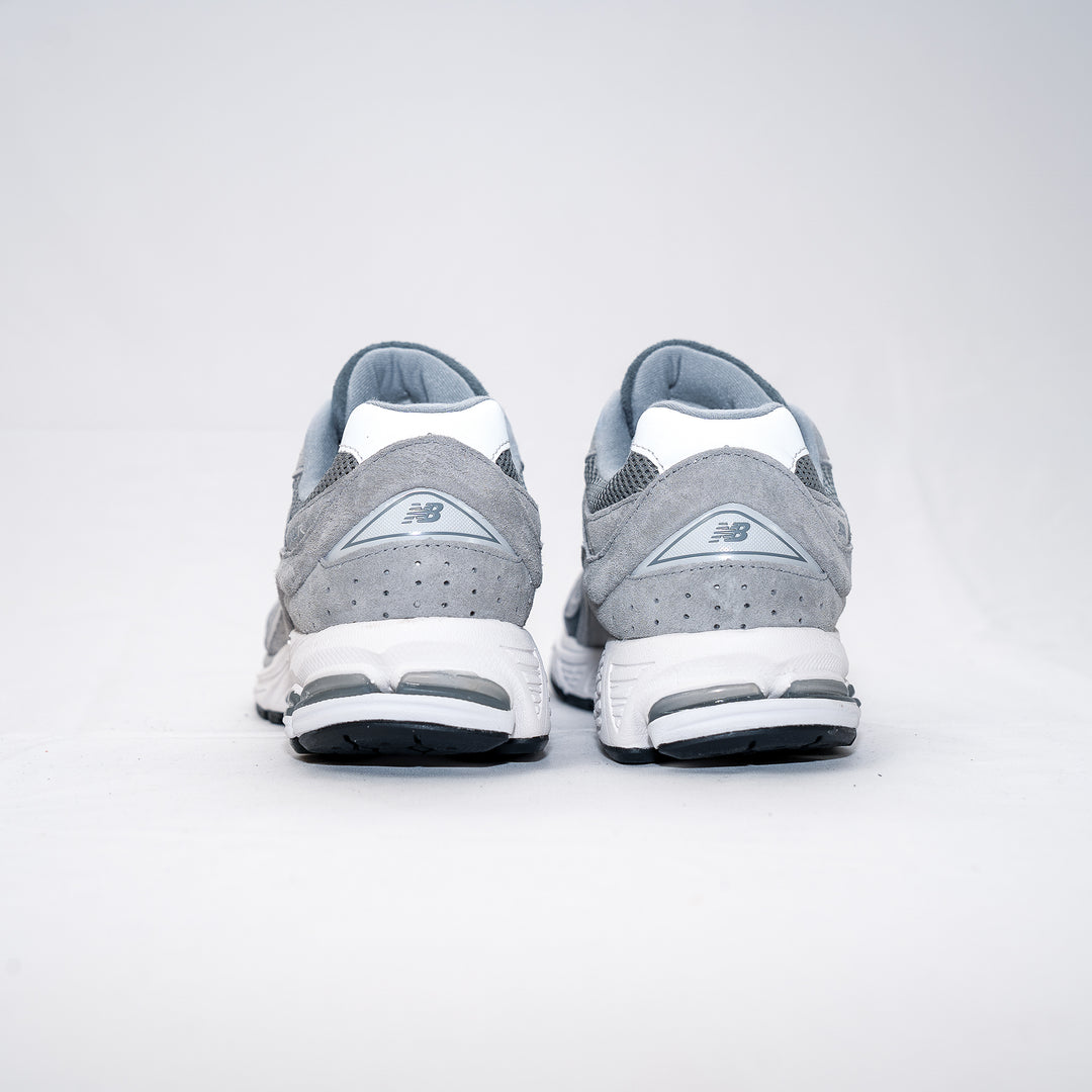 2002 - Grey