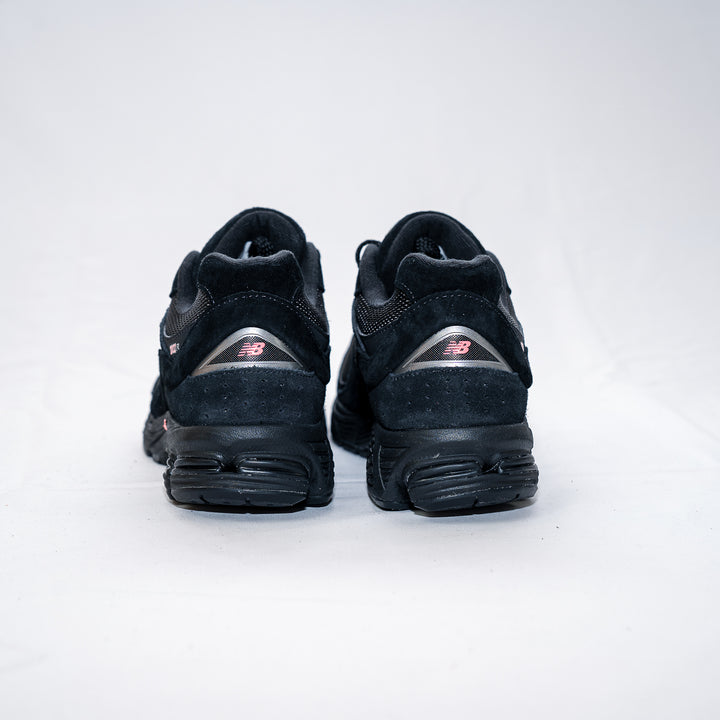 2002R - Black
