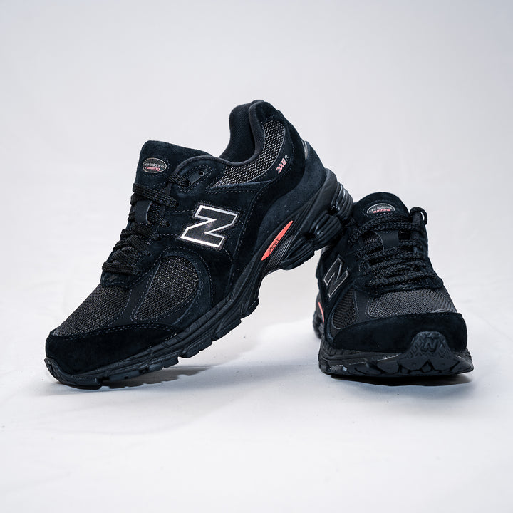 2002R - Black