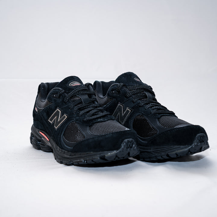 2002R - Black