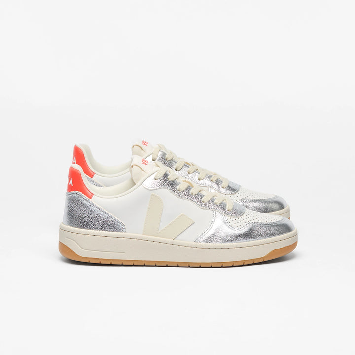 V-10 prime leather / white Pierre silver
