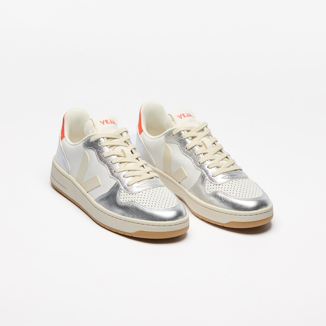 V-10 prime leather / white Pierre silver